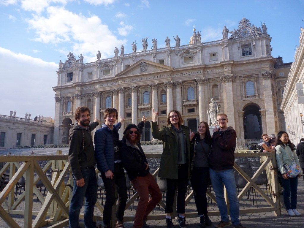 2013-12-13 - 333 - Vatican City - The Boyz and Kate at the Basilica