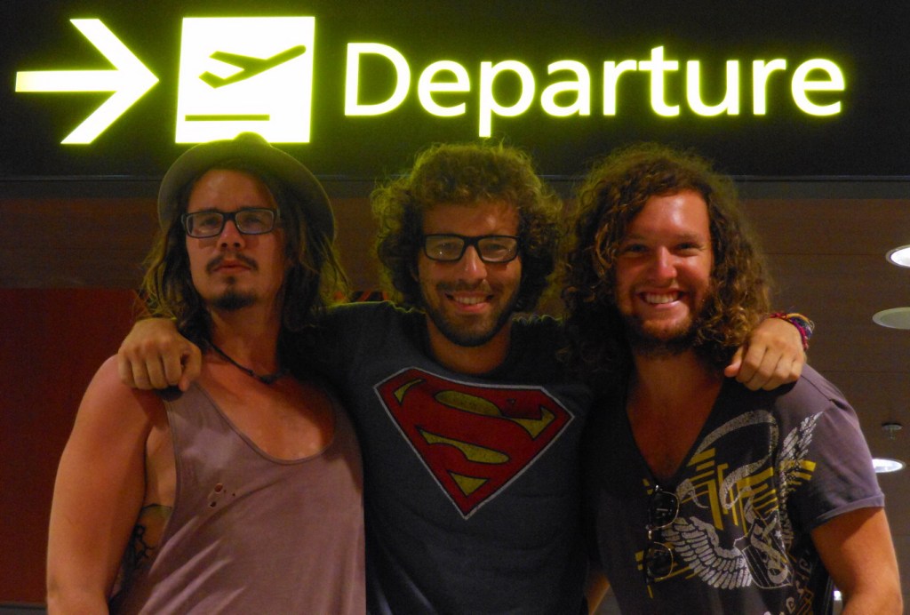 2014-05-04 - 080 - Singapore - The classic Boyz shot, goodbye for now